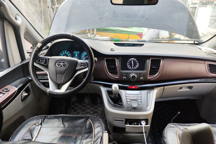 Used JAC Group Refine M5 2017 2.0T Gasoline Manual Business Edition Center Console