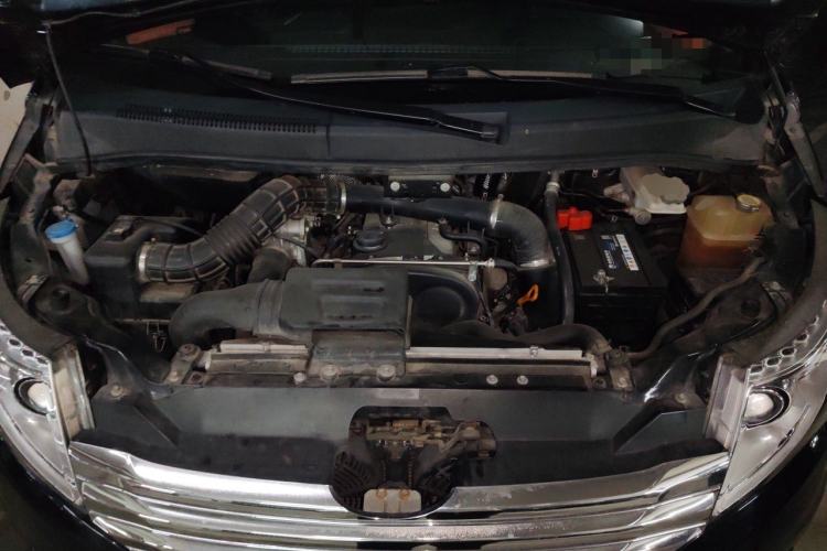 Used JAC Group Refine M5 2017 2.0T Gasoline Automatic Prestige Edition Engine Bay