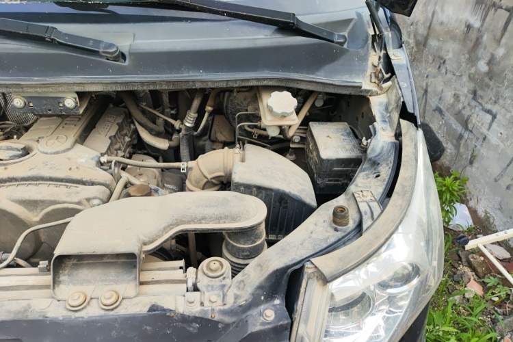Used JAC Group Refine M5 2017 2.0T Gasoline Manual Business Edition Engine Bay Left