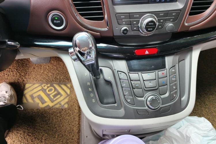 Used JAC Group Refine M5 2017 2.0T Gasoline Dual-Clutch Business Edition Gear Lever