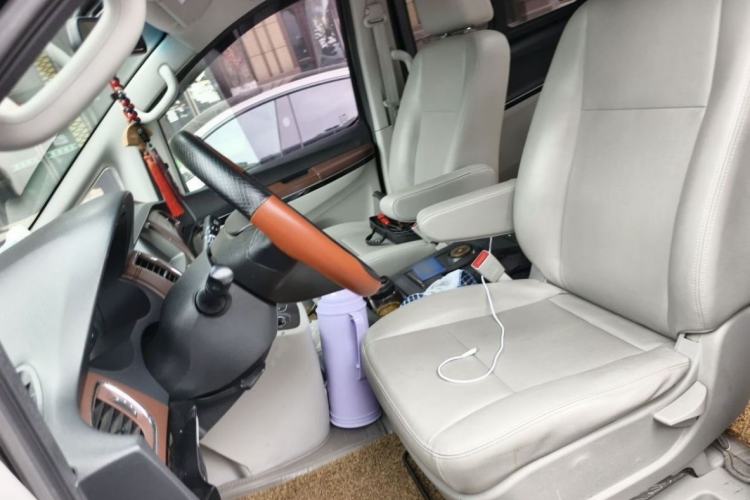 Used JAC Group Refine M5 2017 2.0T Gasoline Dual-Clutch Business Edition Interior 3