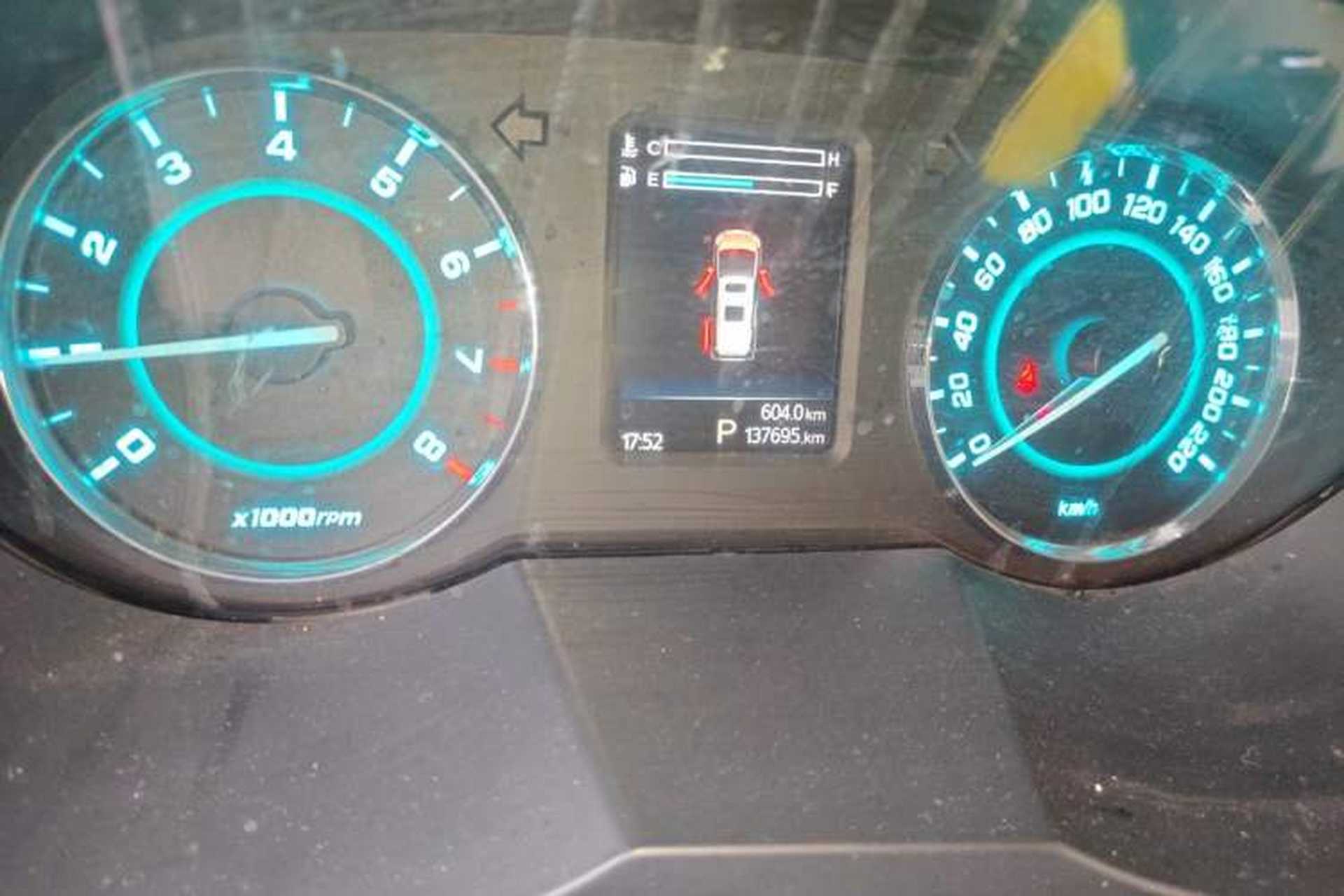 Used JAC Group Refine M5 2017 2.0T Gasoline Dual-Clutch Business Edition Odometer Close Up