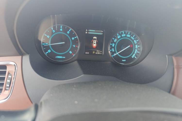 Used JAC Group Refine M5 2017 2.0T Gasoline Dual-Clutch Executive Version Odometer Close Up