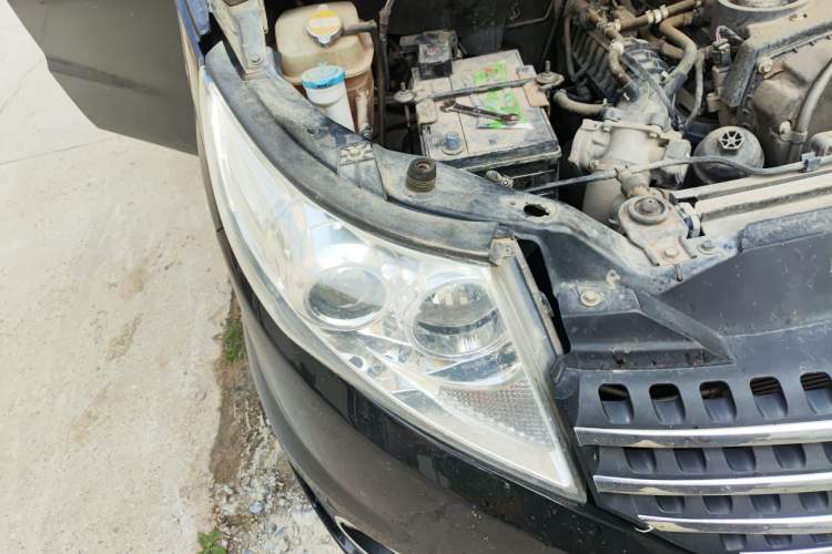 Used JAC Group Refine M5 2017 2.0T Gasoline Manual Business Edition Right Front Headlight