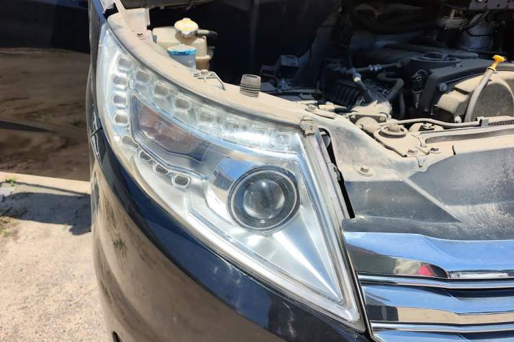 Used JAC Group Refine M5 2017 2.0T Gasoline Dual-Clutch Executive Version Right Front Headlight