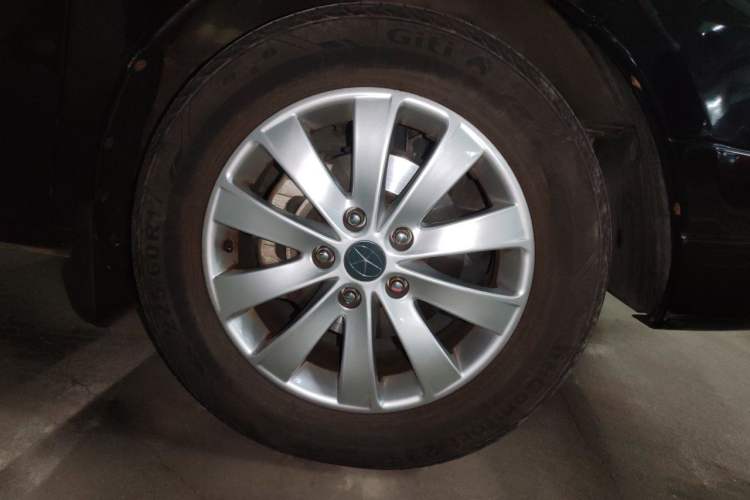 Used JAC Group Refine M5 2017 2.0T Gasoline Automatic Prestige Edition Right Front Wheel Hub
