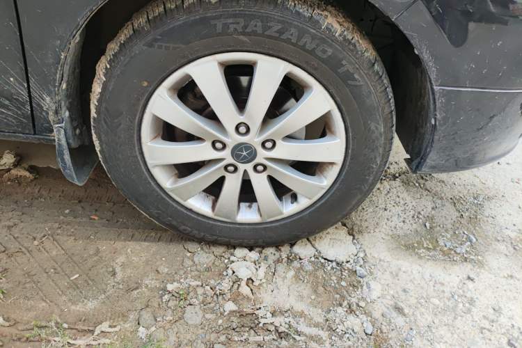 Used JAC Group Refine M5 2017 2.0T Gasoline Manual Business Edition Right Front Wheel Hub