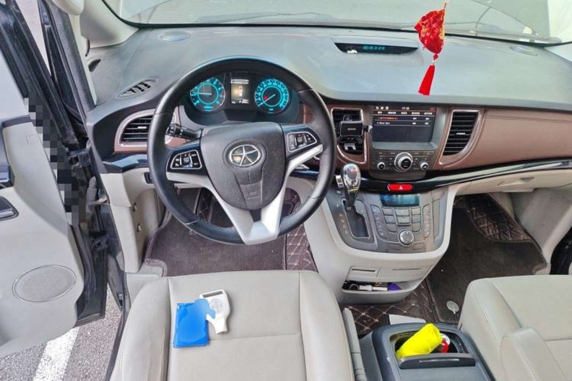 Used JAC Group Refine M5 2017 2.0T Gasoline Dual-Clutch Business Edition Steering Wheel