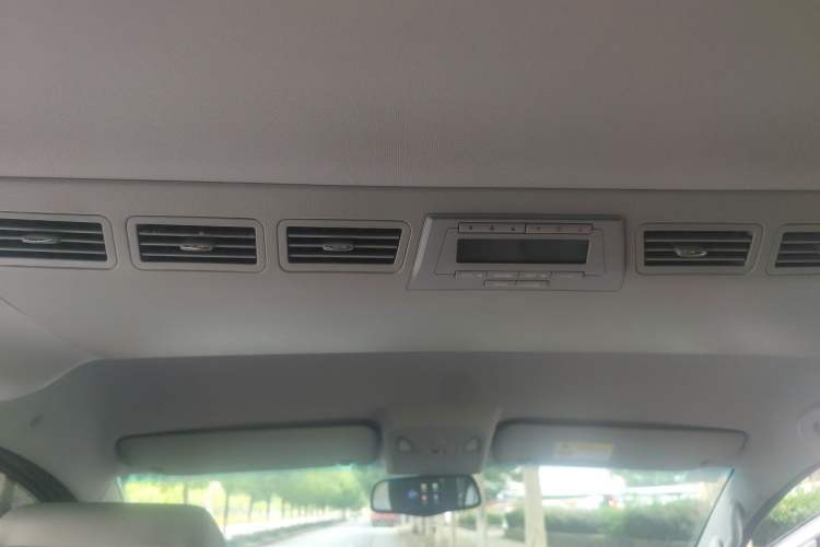 Used JAC Group Refine M5 2017 2.0T Gasoline Dual-Clutch Executive Version Headliner