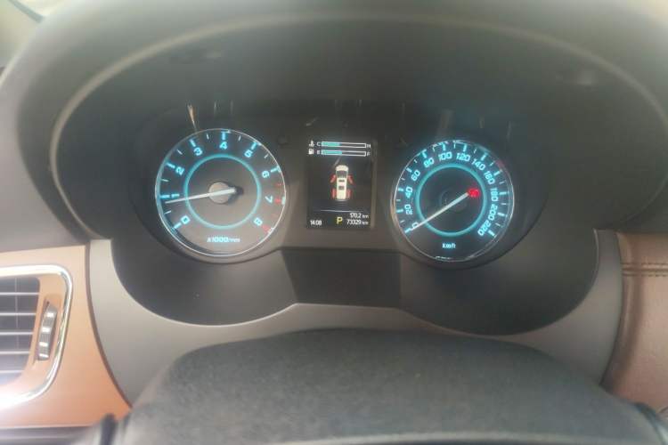 Used JAC Group Refine M5 2017 2.0T Gasoline Dual-Clutch Executive Version Instrument Cluster