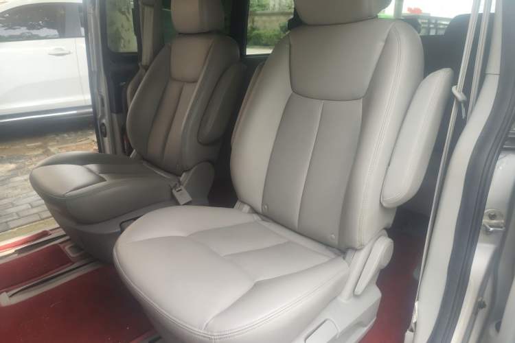 Used JAC Group Refine M5 2017 2.0T Gasoline Dual-Clutch Executive Version Left Rear Seat