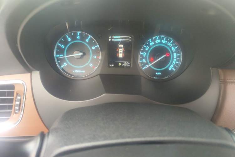 Used JAC Group Refine M5 2017 2.0T Gasoline Dual-Clutch Executive Version Odometer Close Up