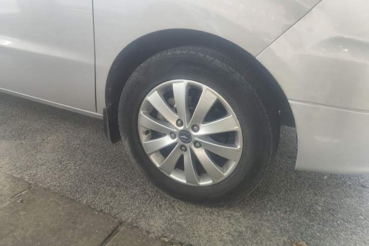 Used JAC Group Refine M5 2017 2.0T Gasoline Dual-Clutch Executive Version Right Front Wheel Hub