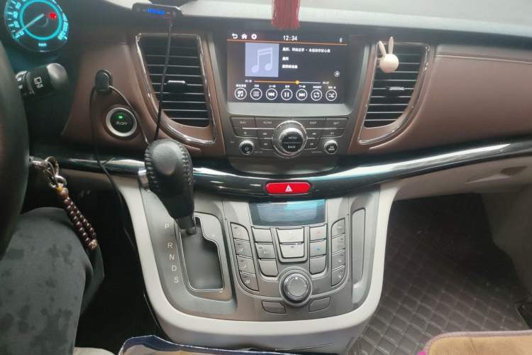 Used JAC Group Refine M5 2017 2.0T Gasoline Dual-Clutch Business Edition Audio And AC Panel