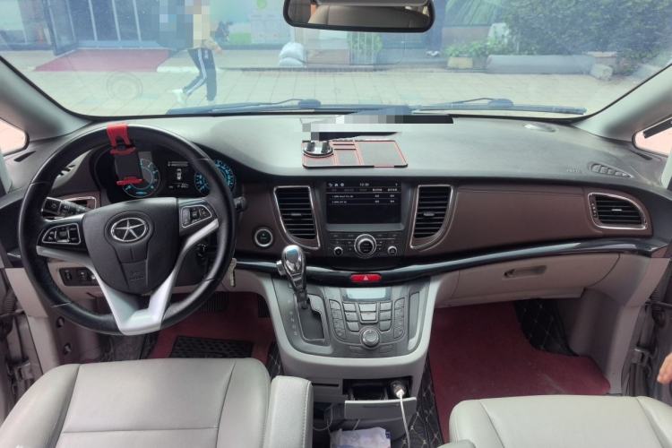 Used JAC Group Refine M5 2017 2.0T Gasoline Dual-Clutch Business Edition Center Console