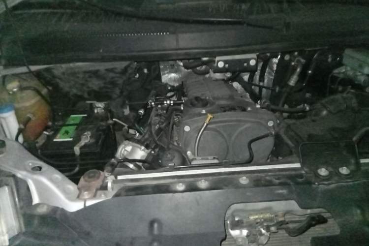Used JAC Group Refine M5 2017 2.0T Gasoline Manual Business Edition Engine Bay