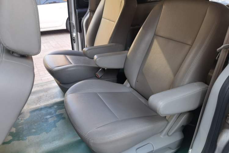 Used JAC Group Refine M5 2017 2.0T Gasoline Dual-Clutch Business Edition Left Rear Seat