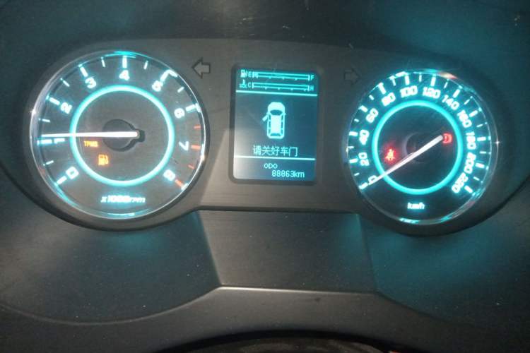 Used JAC Group Refine M5 2017 2.0T Gasoline Manual Business Edition Odometer Close Up