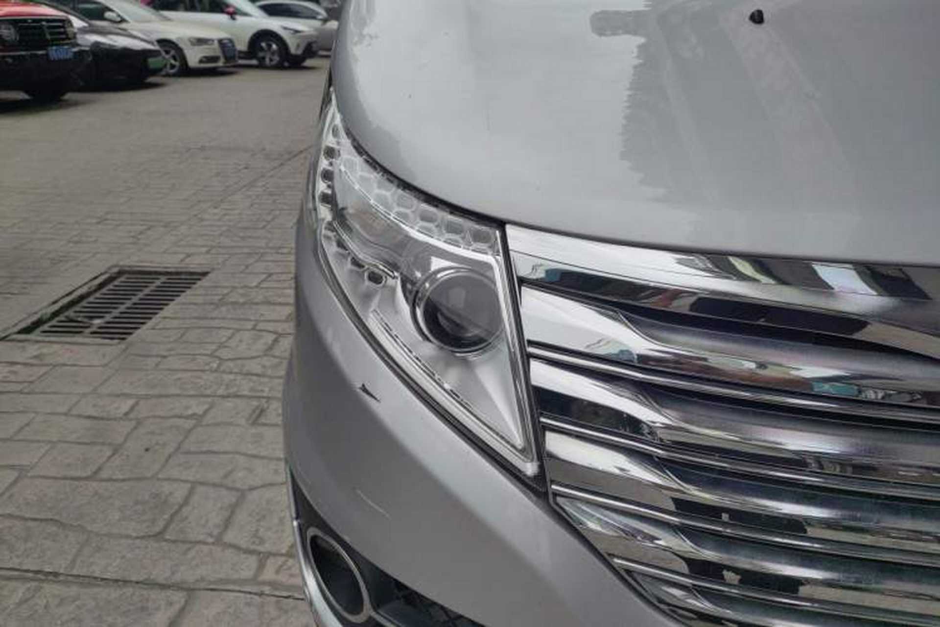 Used JAC Group Refine M5 2017 2.0T Gasoline Dual-Clutch Executive Version Right Front Headlight