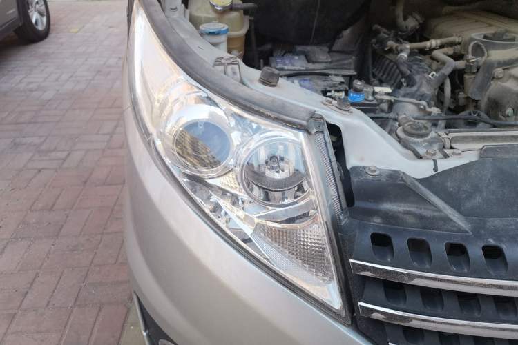 Used JAC Group Refine M5 2017 2.0T Gasoline Dual-Clutch Business Edition Right Front Headlight