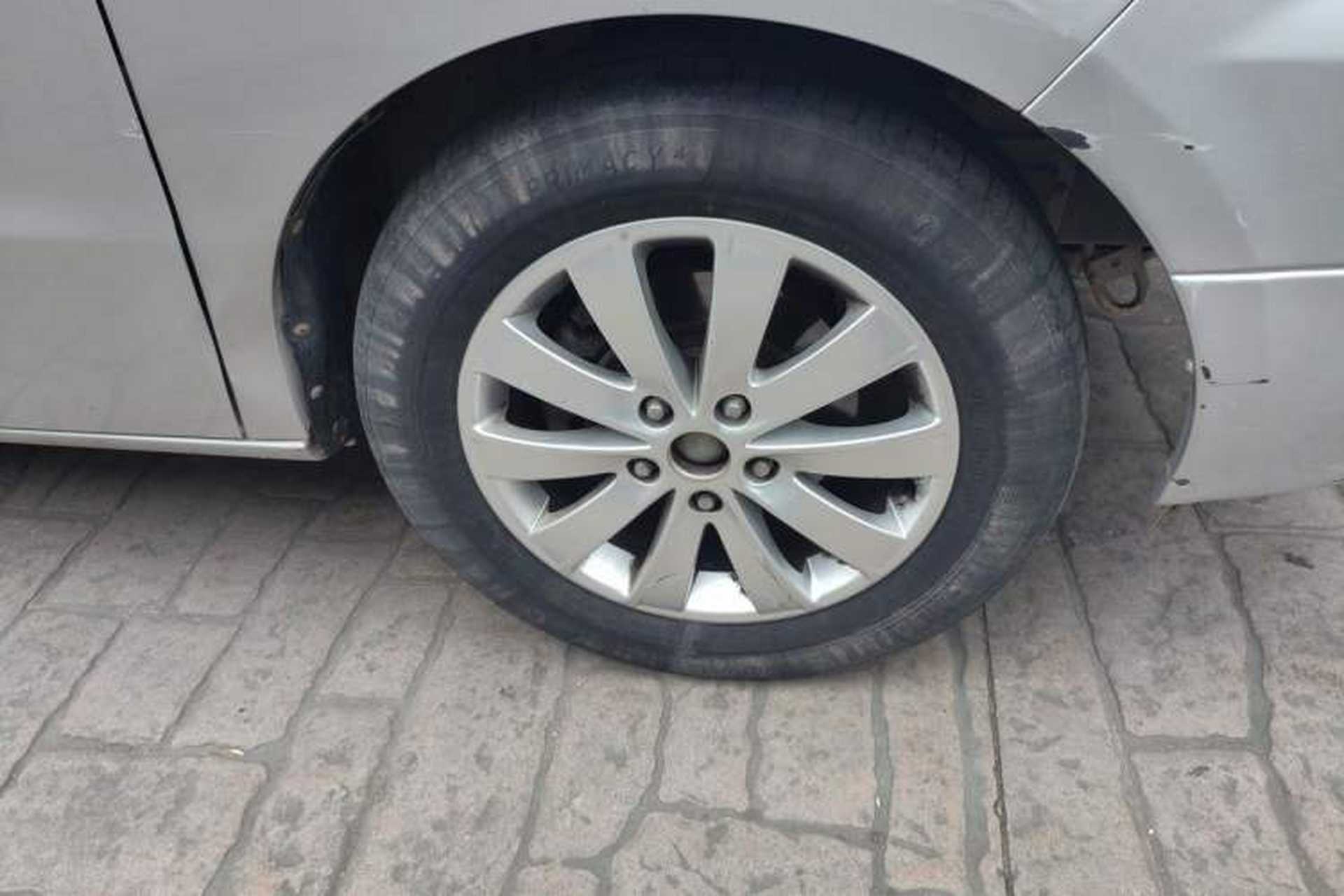 Used JAC Group Refine M5 2017 2.0T Gasoline Dual-Clutch Executive Version Right Front Wheel Hub