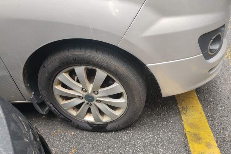 Used JAC Group Refine M5 2017 2.0T Gasoline Dual-Clutch Business Edition Right Front Wheel Hub
