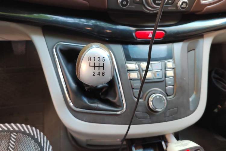 Used JAC Group Refine M5 2017 2.0T Gasoline Manual Business Edition Gear Lever