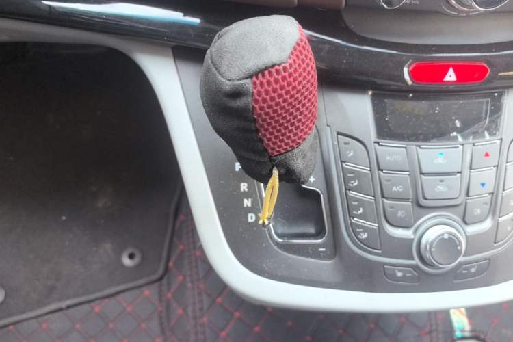 Used JAC Group Refine M5 2017 2.0T Gasoline Automatic Prestige Edition Gear Lever