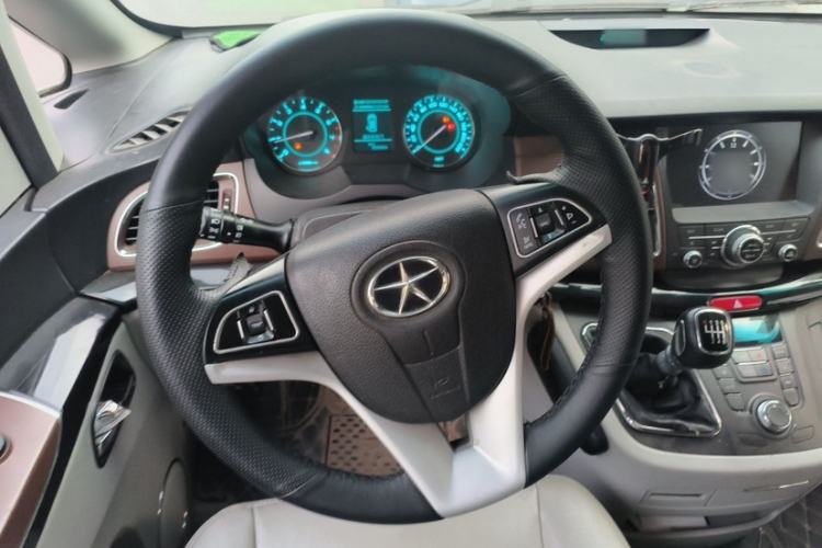 Used JAC Group Refine M5 2017 2.0T Gasoline Manual Business Edition Interior 2