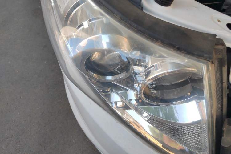 Used JAC Group Refine M5 2017 2.0T Gasoline Manual Business Edition Right Front Headlight