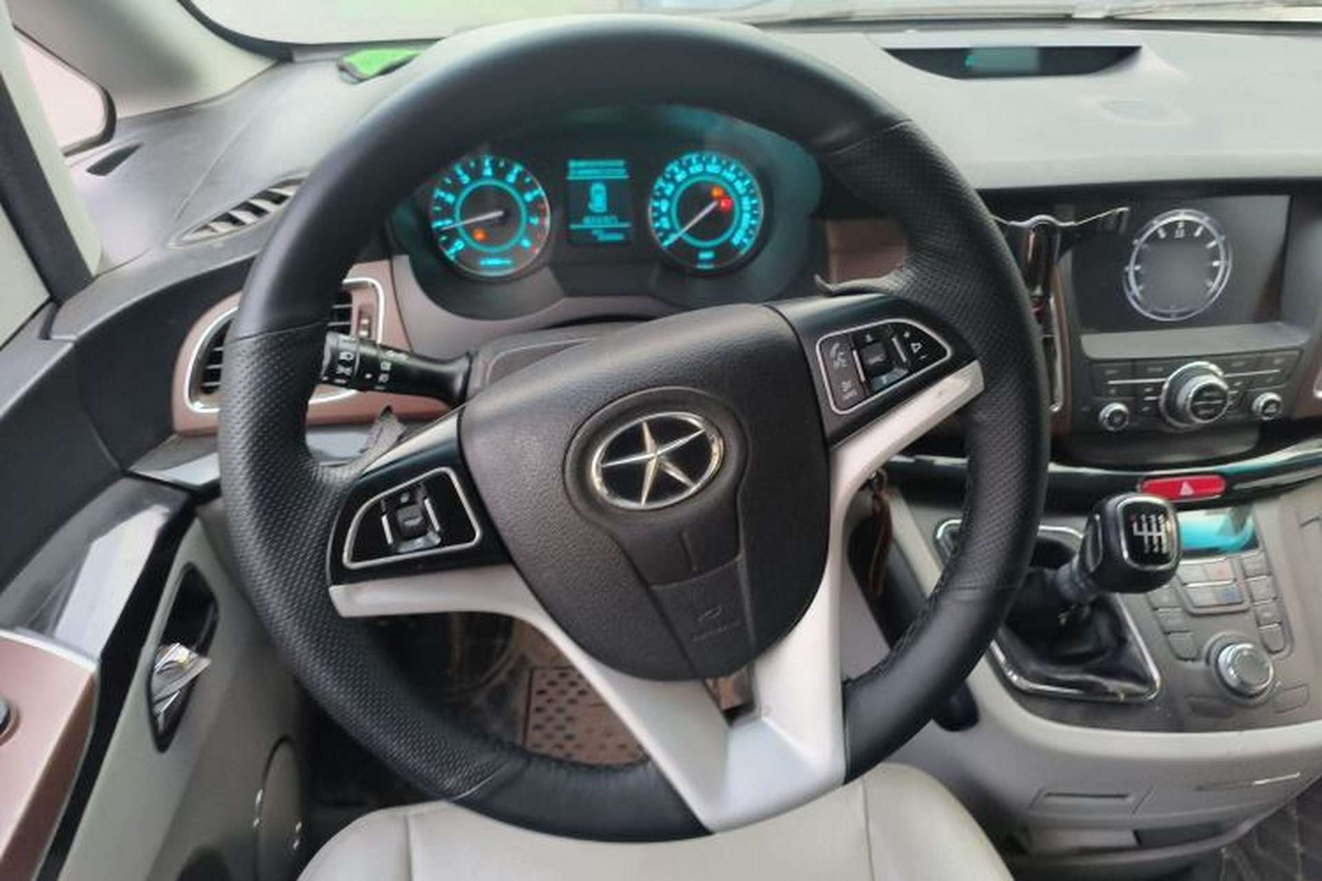 Used JAC Group Refine M5 2017 2.0T Gasoline Manual Business Edition Steering Wheel