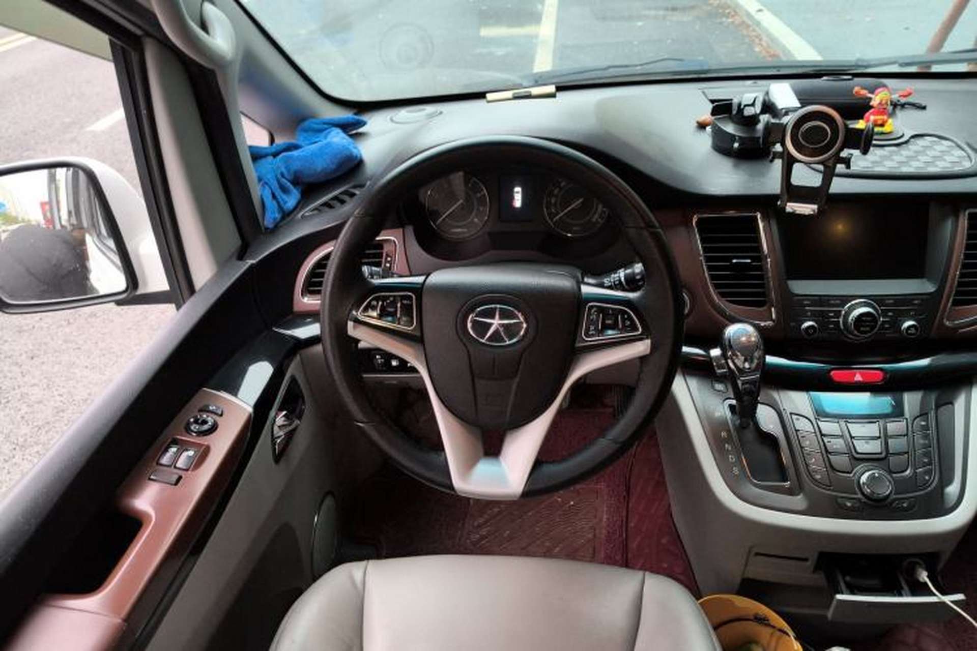 Used JAC Group Refine M5 2017 2.0T Gasoline Dual-Clutch Executive Version Steering Wheel