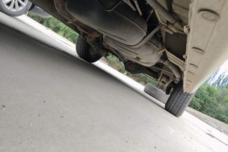 Used JAC Group Refine M5  Chassis Front Left