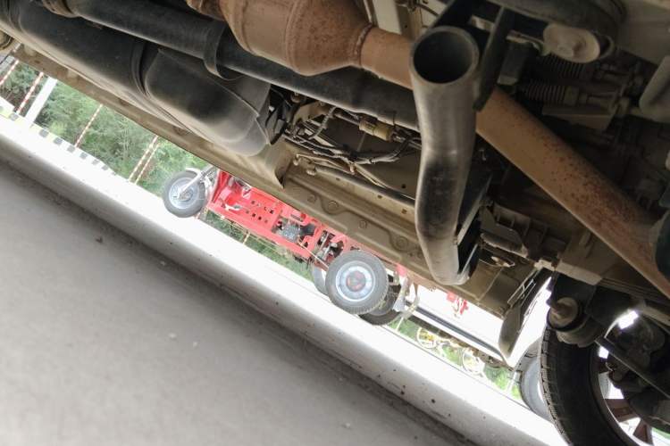 Used JAC Group Refine M5  Chassis Front Right