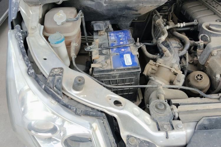 Used JAC Group Refine M5  Engine Bay Right