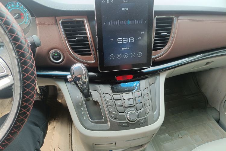 Used JAC Group Refine M5 2019 2.0T Gasoline Dual-Clutch Business Edition Audio And AC Panel