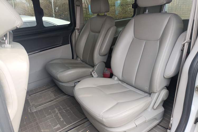 Used JAC Group Refine M5 2019 2.0T Gasoline Dual-Clutch Business Edition Interior 4