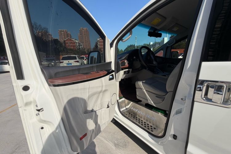 Used JAC Group Refine M5 2021 2.0T Diesel Manual Transmission China VI Standard Interior 4