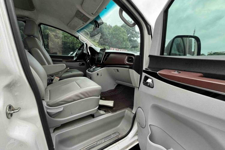 Used JAC Group Refine M5 2021 2.0T Diesel Manual Transmission China VI Standard Interior 5