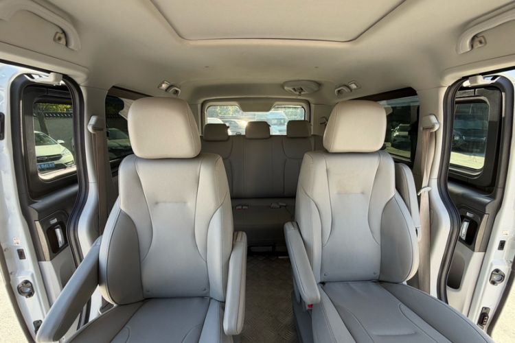 Used JAC Group Refine M5 2021 2.0T Diesel Manual Transmission China VI Standard Interior 5