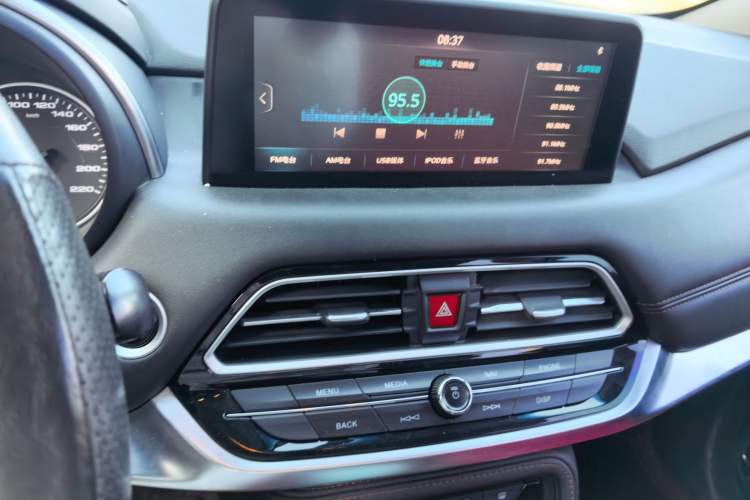 Used JAC Group Refine R3 2018 1.6L Manual Luxury Smart Model Audio And AC Panel
