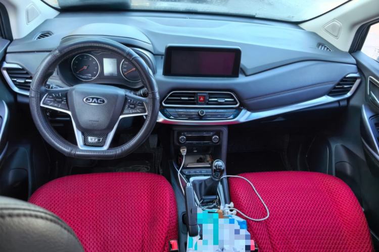 Used JAC Group Refine R3 2018 1.6L Manual Luxury Smart Model Center Console