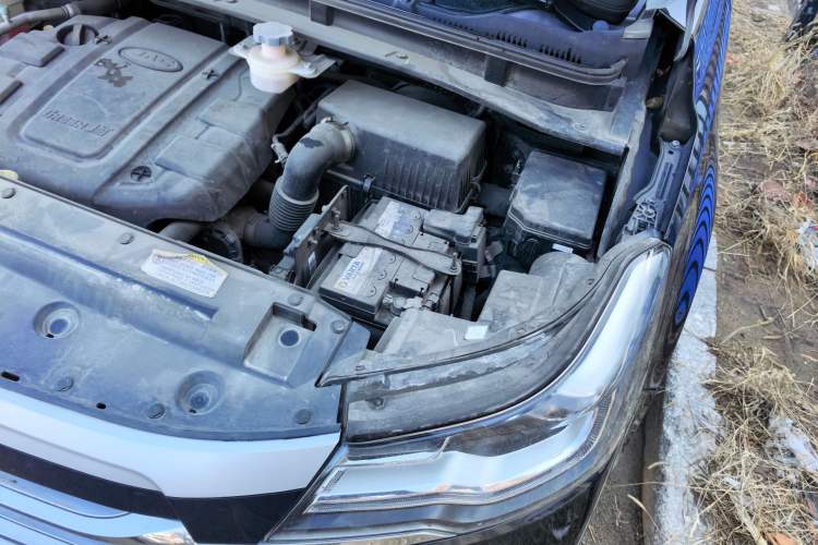 Used JAC Group Refine R3 2018 1.6L Manual Luxury Smart Model Engine Bay Left