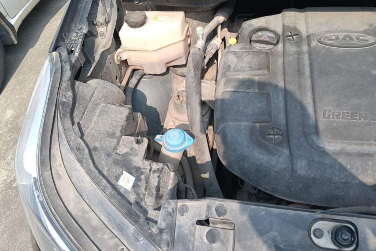 Used JAC Group Refine R3 2018 1.6L CVT Luxury Smart Model Engine Bay Right