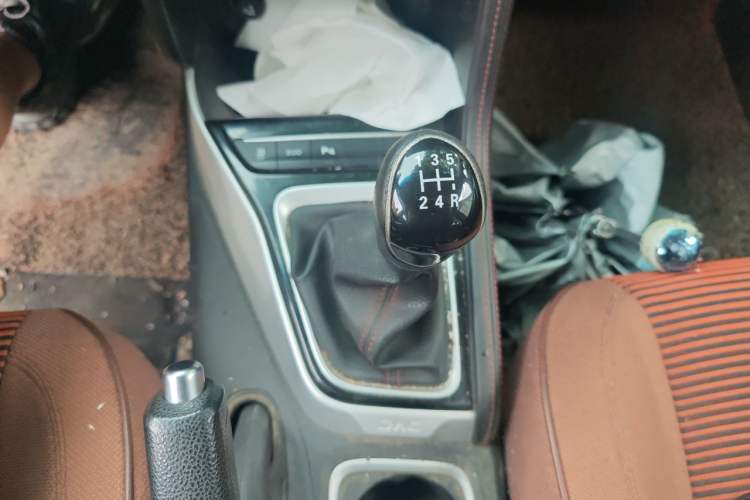 Used JAC Group Refine R3 2018 1.6L Manual Comfort Model Gear Lever