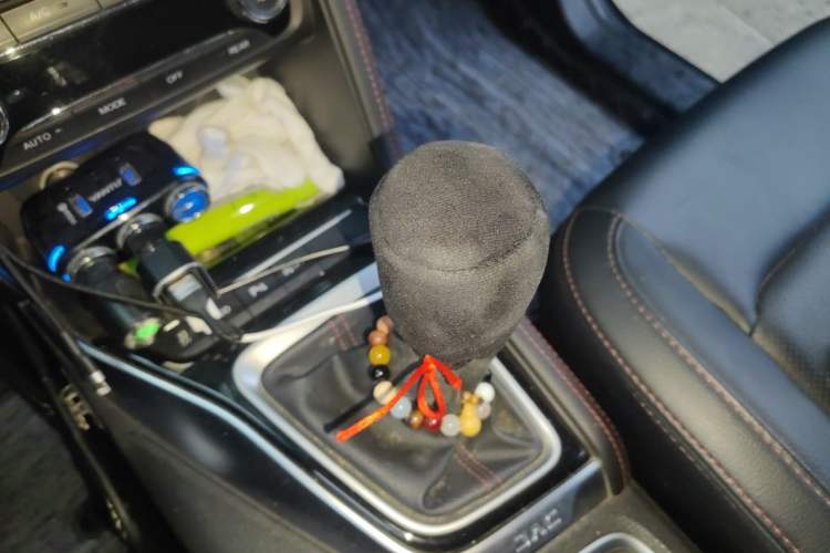 Used JAC Group Refine R3 2018 1.6L Manual Luxury Smart Model Gear Lever