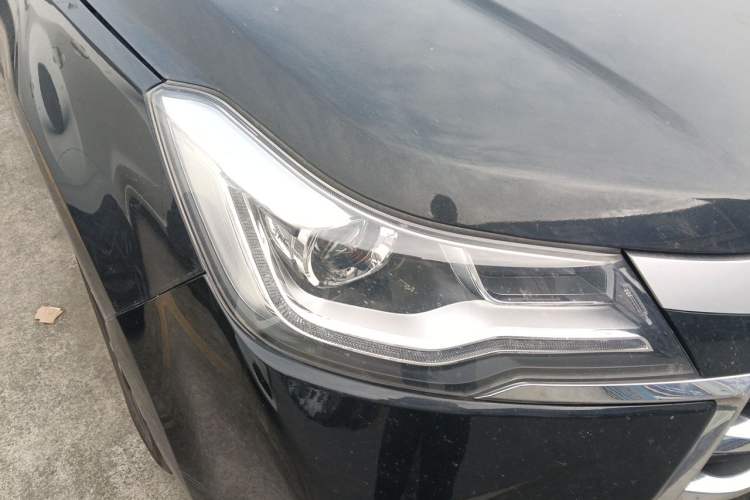 Used JAC Group Refine R3 2018 1.6L CVT Luxury Smart Model Right Front Headlight
