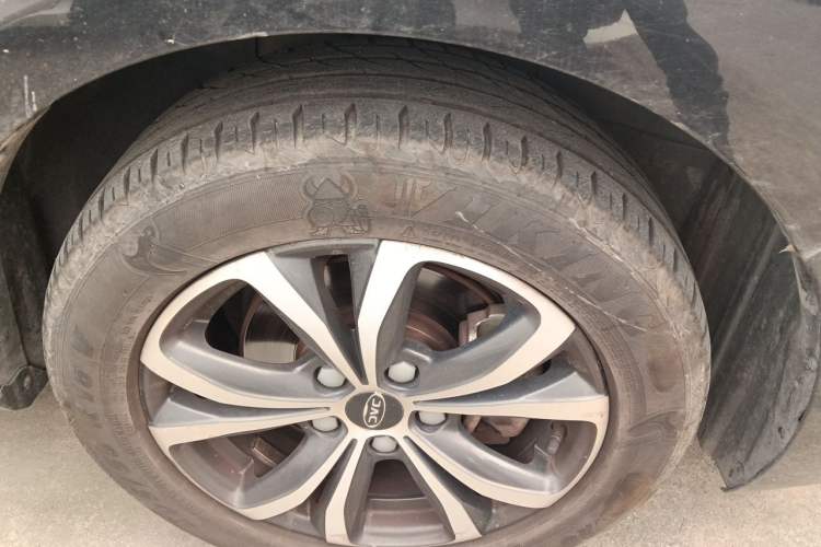 Used JAC Group Refine R3 2018 1.6L CVT Luxury Smart Model Right Front Wheel Hub