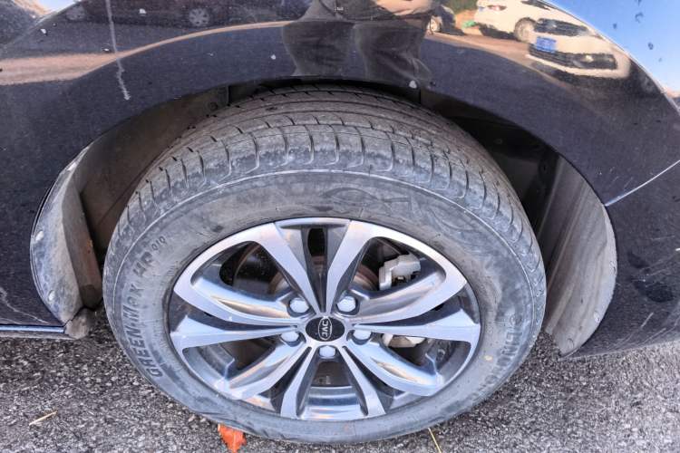 Used JAC Group Refine R3 2018 1.6L Manual Luxury Smart Model Right Front Wheel Hub