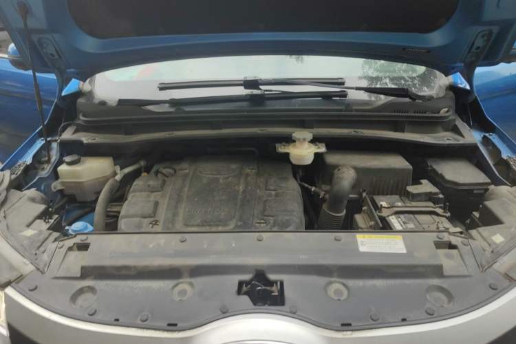 Used JAC Group Refine R3 2018 1.6L Manual Luxury Sunroof Model Engine Bay